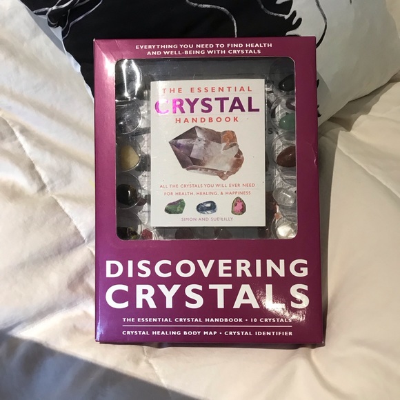 New in Box Discovering Crystals  book and set - Picture 1 of 6